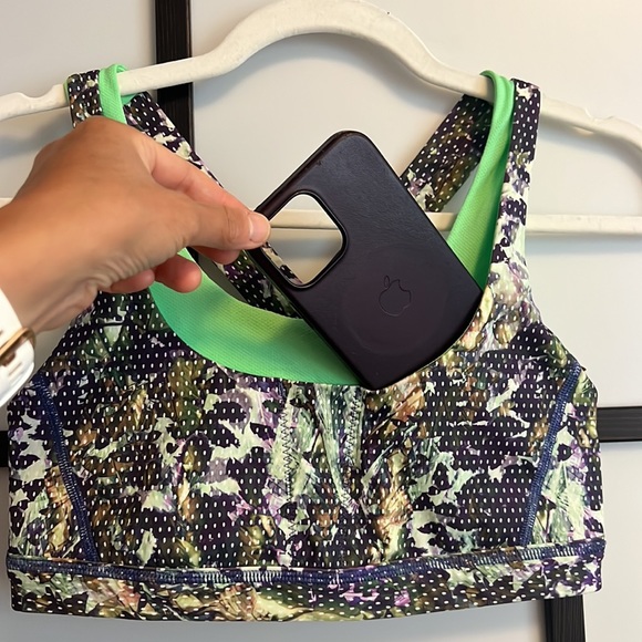 SOLD Lululemon Stuff Your Bra (II or III) - Picture 5 of 5